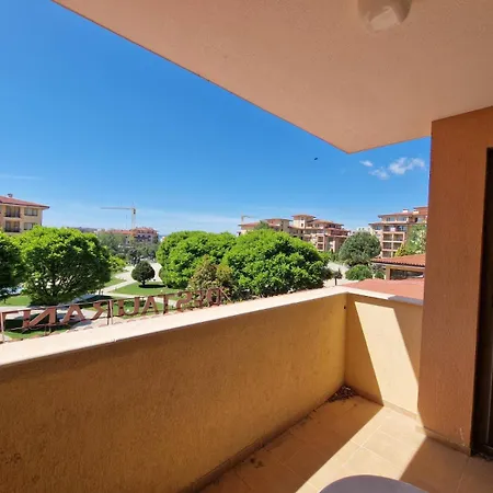 Comfortable Family For 4-6 People In A Beautiful Complex 